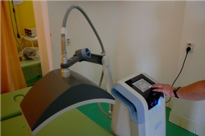 Bolesti léčí v Hornické poliklinice v Ostravě nově oxidem uhličitým  i mikrovlnnou diatermií